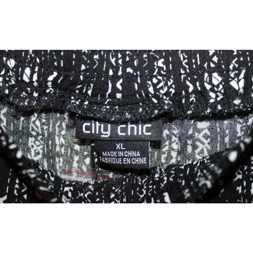 ✨2/$20 NWT City Chic Scoop Print Shorts Black Wht XL Women's Plus Size 22 Beachy - Picture 7 of 15